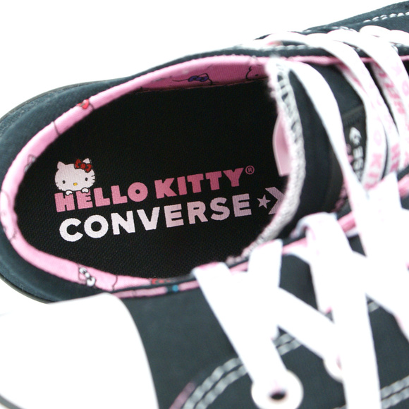 Converse X Hello Kitty Madison Low Top Sneaker NEW - Picture 3 of 8